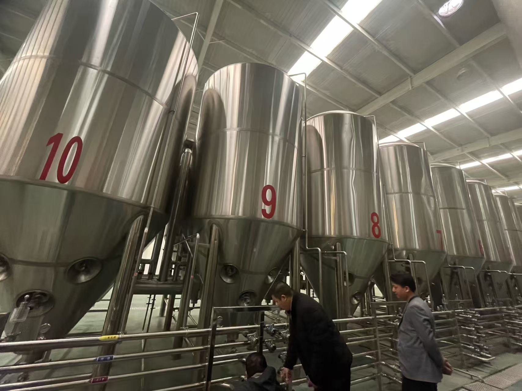 深圳精酿啤酒设备厂—平面布置、设备设计、制造、调试、培训等一条龙服务